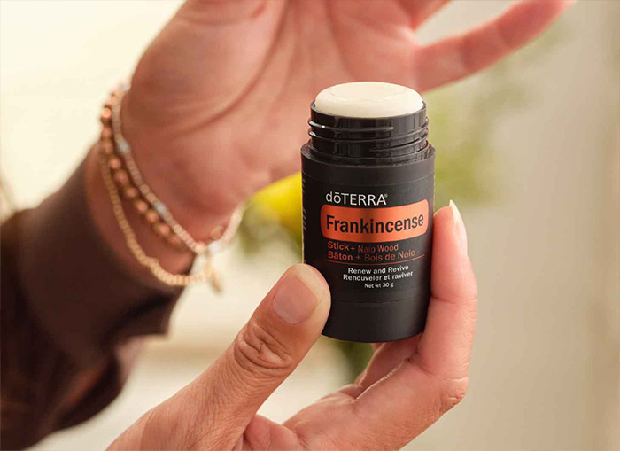 Stick doTERRA Frankincense  Stick + Naio (Lemn)